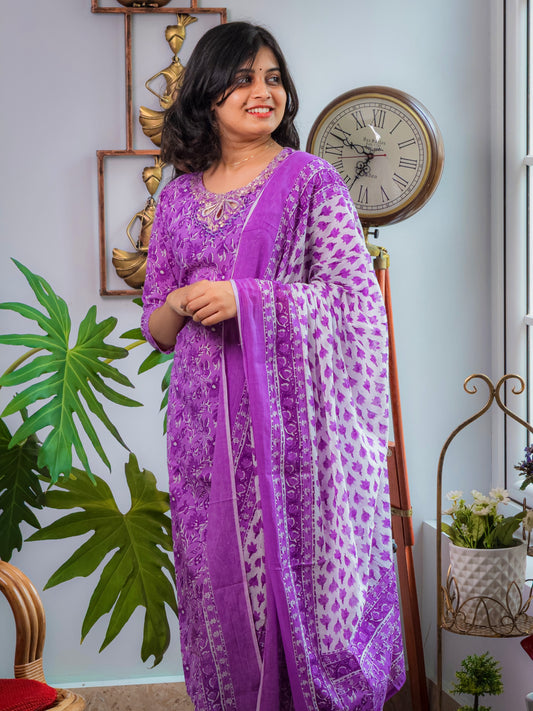 1002-violet churidar set