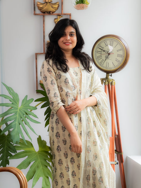1003-ivory churidar set