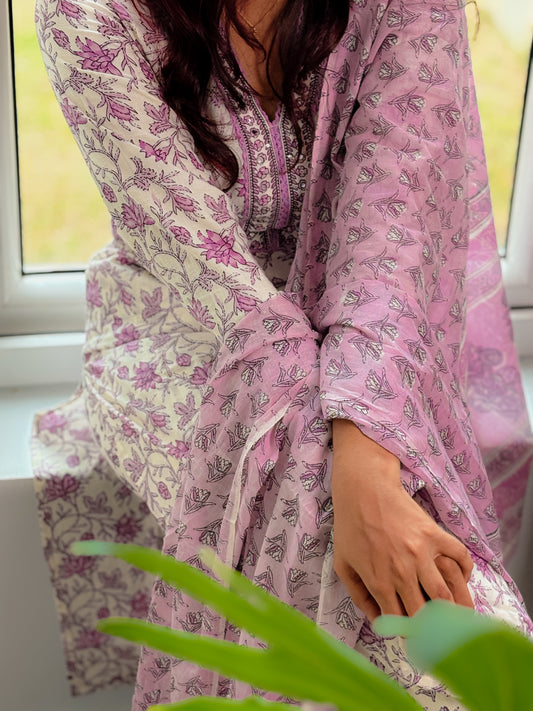 1011-lavander+offwhite churidar set